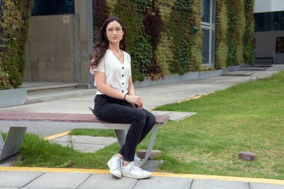 B Ana Paula Estudiante BUAP entre los 100 líderes estudiantiles seleccionados en Biotecnología