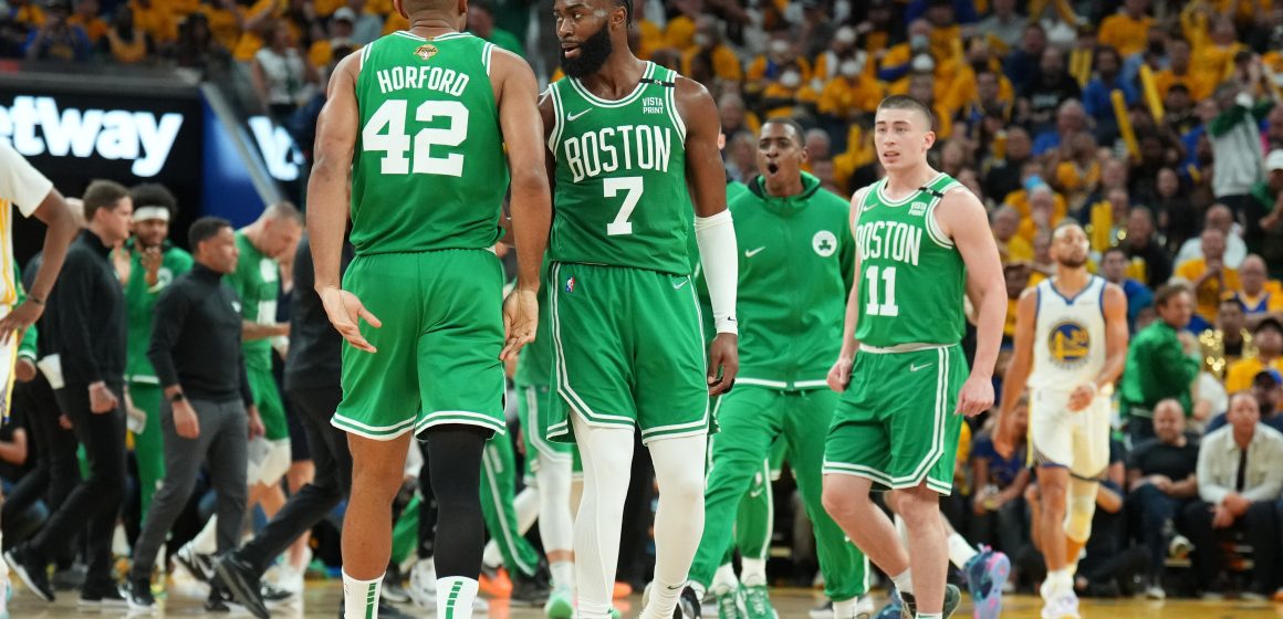 Los Celtics pegan primero y toman ventaja ante los Warriors en las Finales NBA