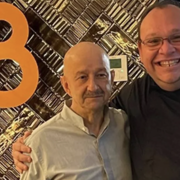 Reaparece Carlos Salinas de Gortari en restaurante en Madrid