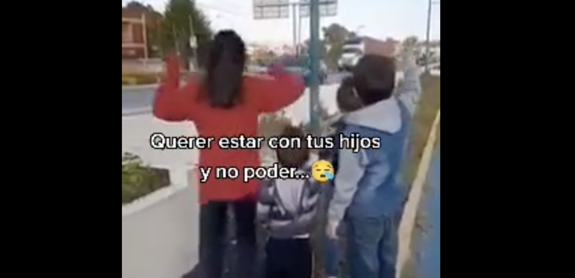 (VIDEO) Niños buscan la forma de ver a papá por unos segundos; el trabajo los separa