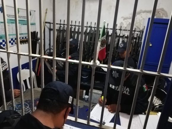 Policías se niegan a exámenes de control y confianza en Cosamaloapan