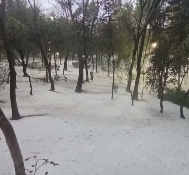 CDMX se cubre de blanco tras granizada