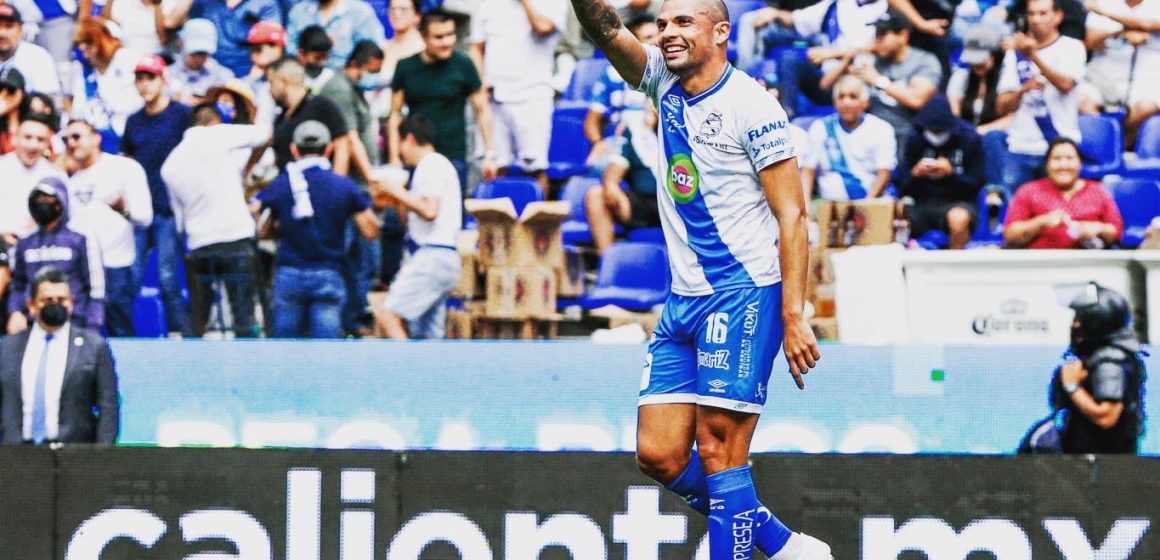 Juan Pablo Segovia se despide del Club Puebla