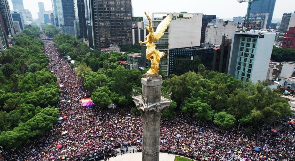 Marcha del Orgullo LGBT+ convocó a 250 mil personas en CDMX