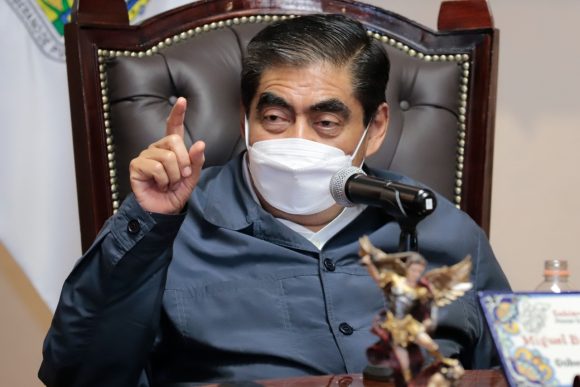 Gobierno de Puebla no tolerará abusos ni ilícitos de servidores públicos, advierte Barbosa