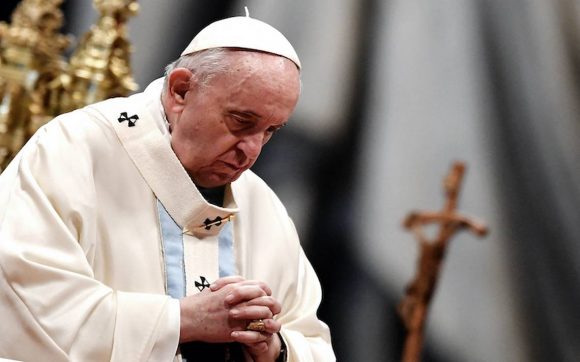 El Papa Francisco reza por la salud de “Pelé”
