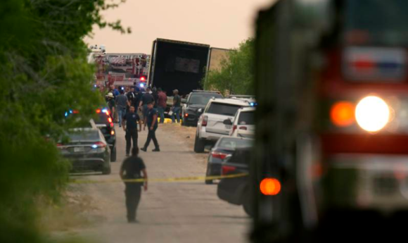 Sube a 27 número de mexicanos muertos en tráiler en Texas