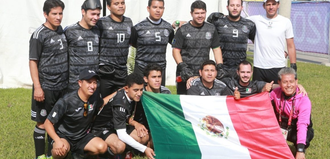 La Selección de Futbol para ciegos y débiles visuales se prepara para jugar en Puebla