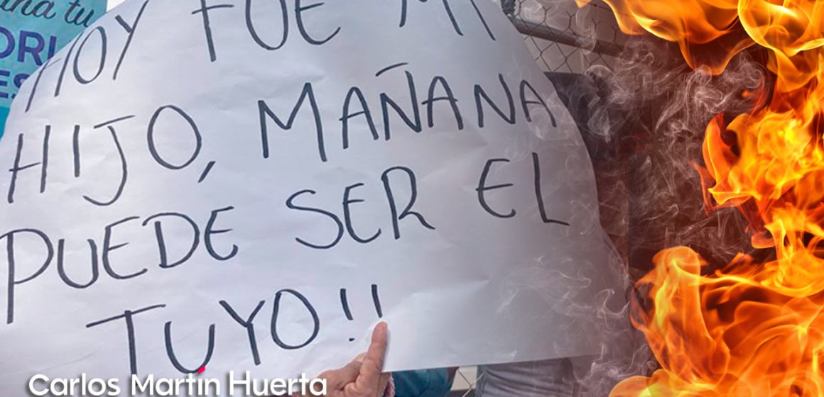 Alumnos rocían alcohol y queman a menor en escuela de Querétaro