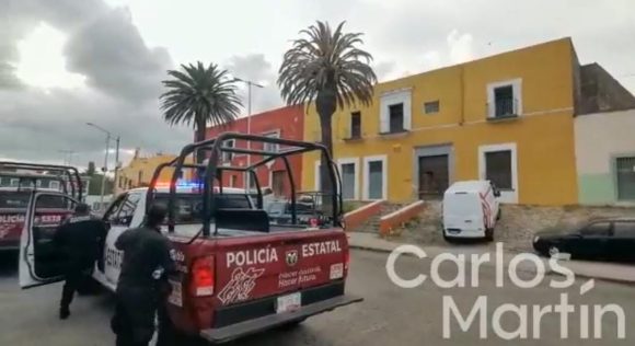BARDA 14 SUR Mueren dos albañiles sepultados al caer una barda en El Alto