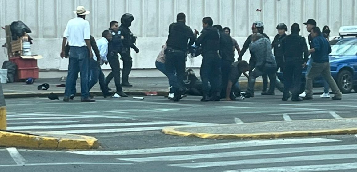 Extorsión de ambulantes de la 28 de Octubre derivó zafarrancho en Reforma: SSC