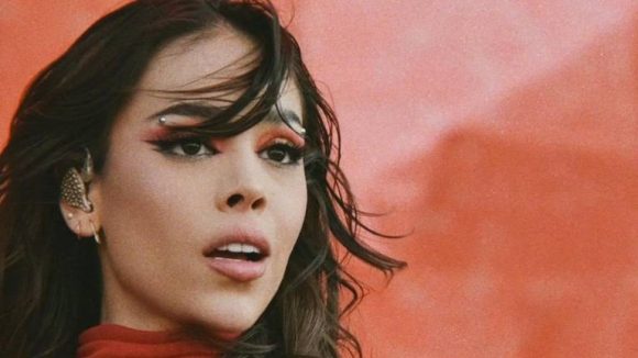 “No uso monedas porque huelen” feo, Danna Paola es criticada por comentario