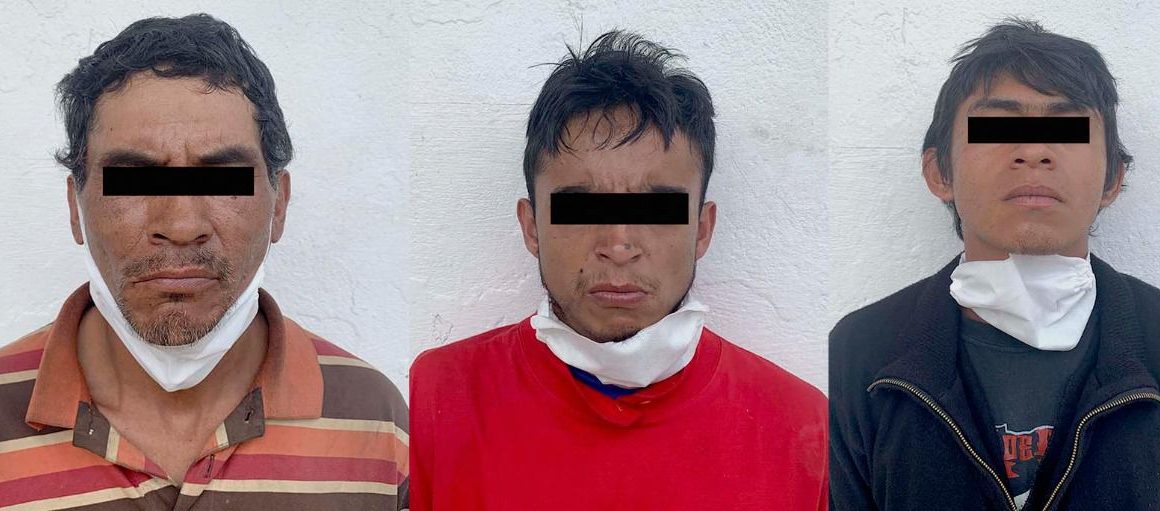 Policía Municipal de Puebla detiene a tres hombres por robo de alcantarillas