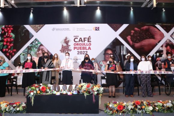 Con apoyos directos, gobierno de Puebla cumplen compromiso en el campo: Miguel Barbosa