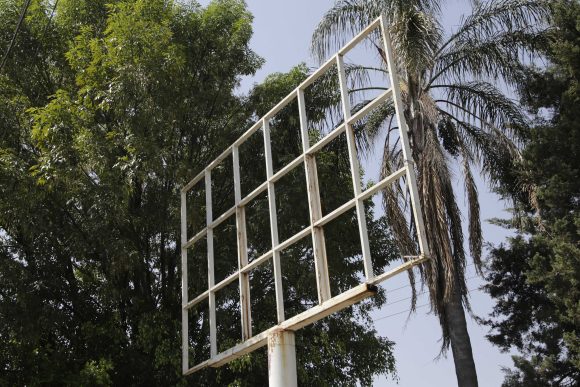 espectaculares-456410 Hasta 10 años de cárcel recibirán quienes instalen un anuncio espectacular en áreas verdes