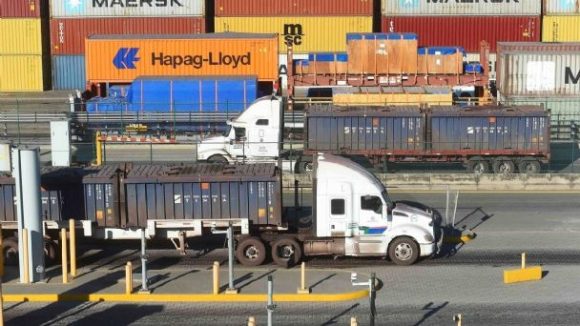 ¡No era oro, ni plata!, solo jugo de durazno en los contenedores robados en Colima