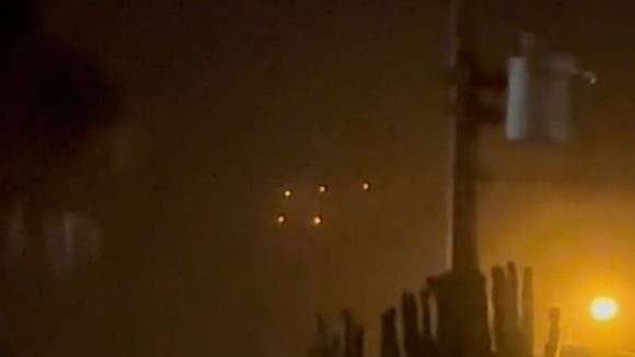 Captan extrañas luces en Tijuana y San Diego; internautas reportaron “avistamiento de ovnis”