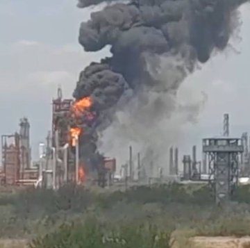(VIDEO) Se registra incendio en refinería de Pemex en Cadereyta