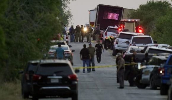 Biden demanda a Texas por ley que permite detener y expulsar migrantes