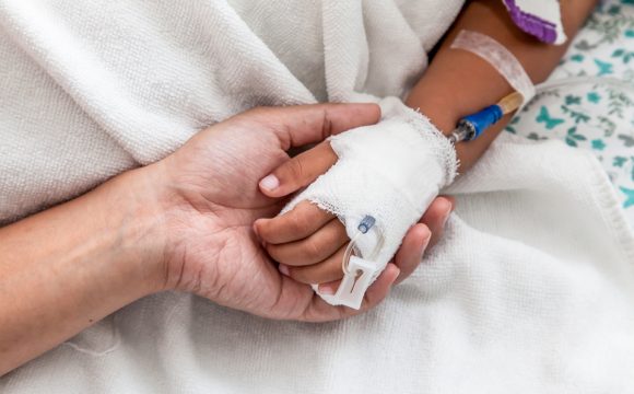 Realizan por error vasectomía a niño de 4 años