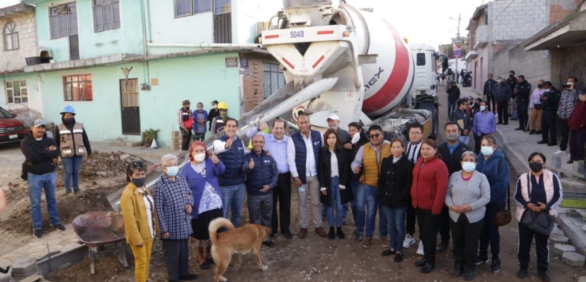 Gobierno municipal supervisa obra vial en Guadalupe Caleras