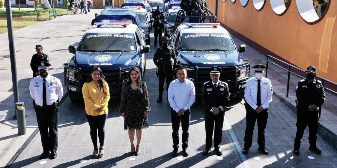 Entrega Mundo Tlatehui patrullas a la policía municipal de San Andrés Cholula