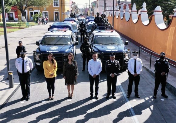 Entrega Mundo Tlatehui patrullas a la policía municipal de San Andrés Cholula
