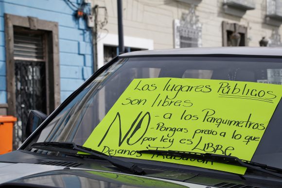 Buscan amparase 70 ciudadanos contra operación de parquímetros