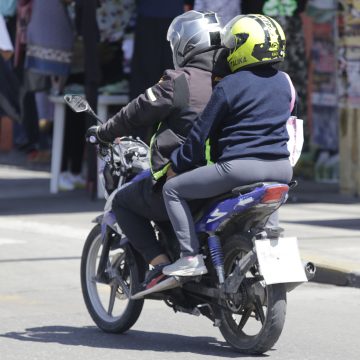 “No exageremos” dice Barbosa sobre regulación de motociclistas