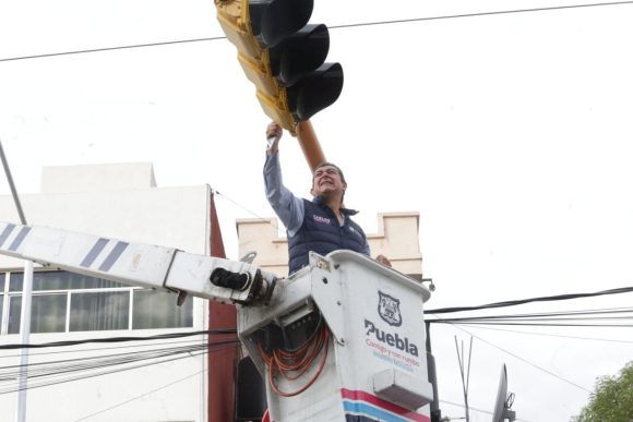 semaforos-circunvalacion-2 Red semafórica de Avenida Circunvalación será retirada por el Ayuntamiento de Puebla