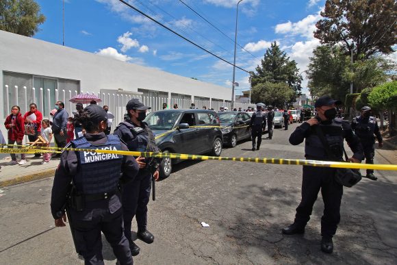 Franquicias condenan balacera en fila de vacunación