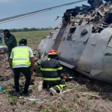 Mueren 9 marinos al desplomarse helicóptero en Los Mochis