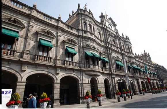 2f396d46-9a1c-4bad-83f8-e8c7b71c2f27 Van 67 funcionarios municipales denunciados por presunta corrupción