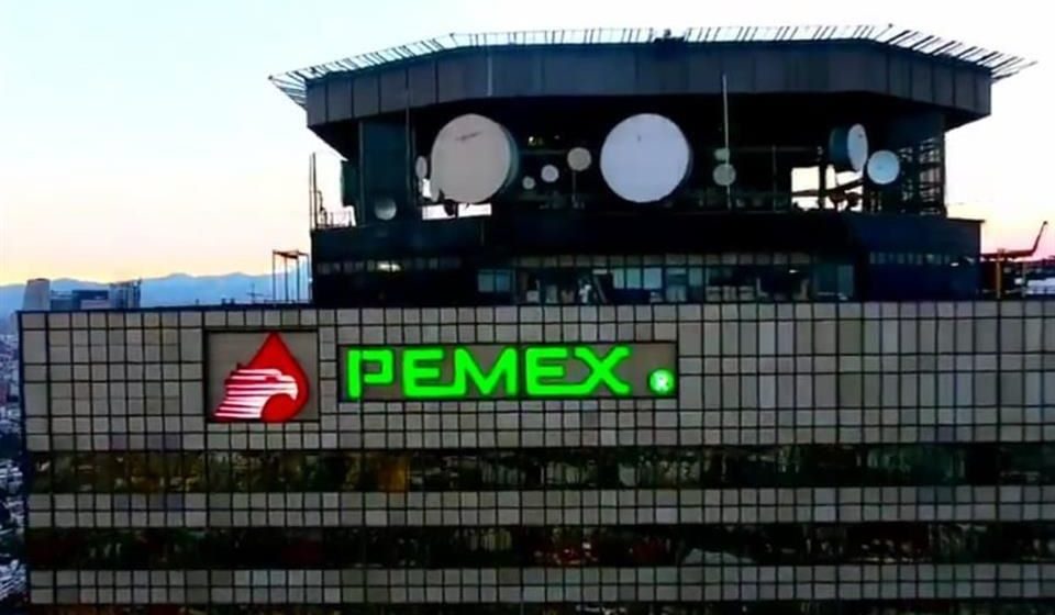 Moody’s baja calificación de Pemex a “B1”; mejora perspectiva a estable