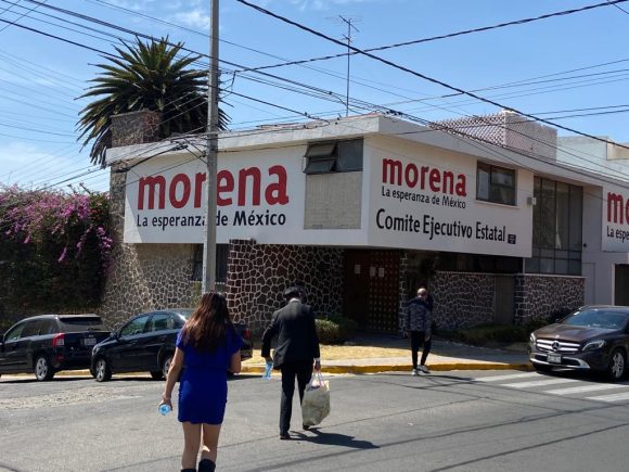 Ex perredistas provocan zafarrancho en evento de Morena
