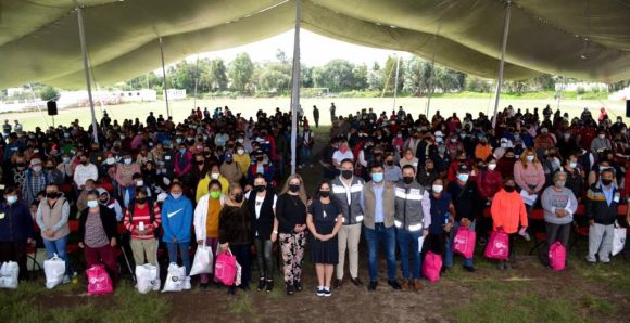 Norma Layón cumplió su palabra al entregar más de 3 mil despensas