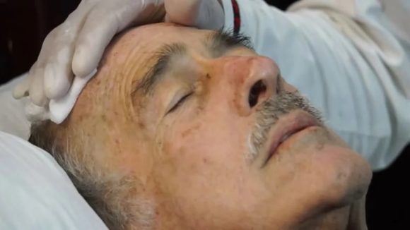 Andrés García sufre aparatosa caída; “Se acerca el fin” declara
