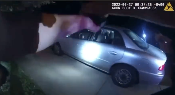 (VIDEO) Policías disparan hasta 60 veces contra afroamericano en Ohio