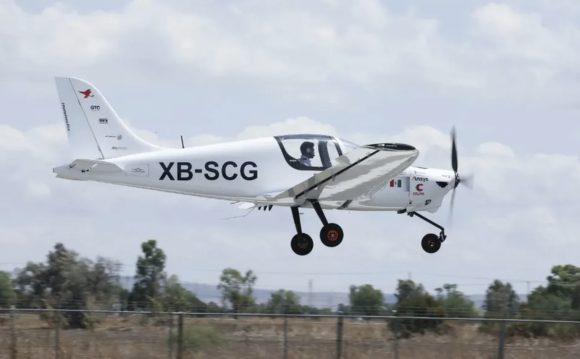 Halcón 2, avion 100% mexicano despega en Celaya