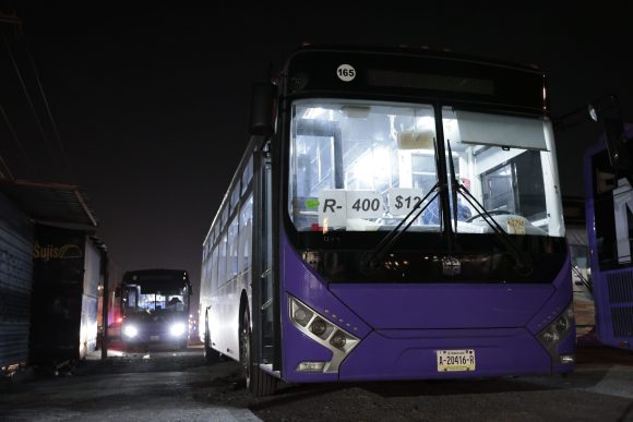 Samuel García exhibe bóveda millonaria de transportistas