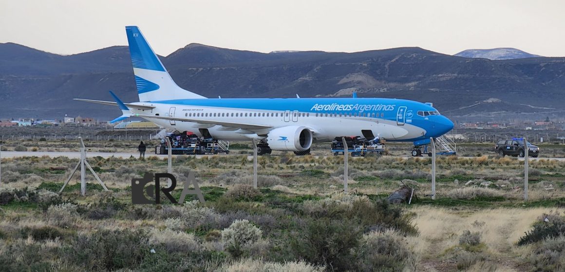 Avión aterriza de emergencia por falsa alarma de bomba