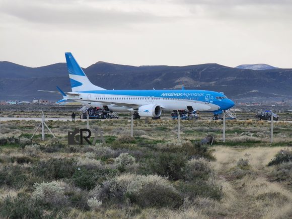 Avión aterriza de emergencia por falsa alarma de bomba