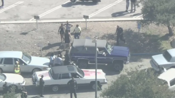 Tiroteo cerca de una exhibición de autos en Los Ángeles deja al menos tres muertos y 7 heridos