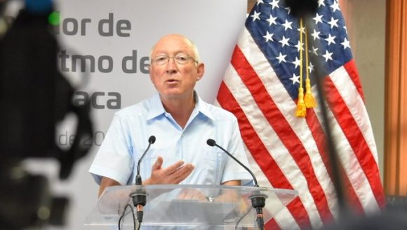 Imperante actuar contra cárteles: embajador de EU en México
