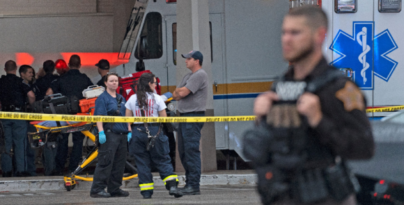 Tiroteo en centro comercial de Indiana deja cuatro personas muertas