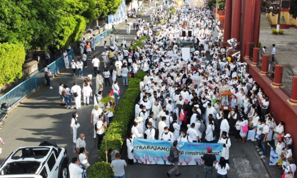 Abrazos, no balazos es demagogia y hasta complicidad”: obispo de Cuernavaca