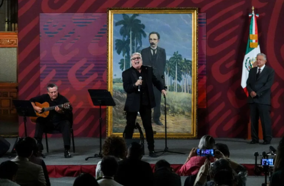 AMLO homenajea a Cuba con concierto de Amaury Pérez