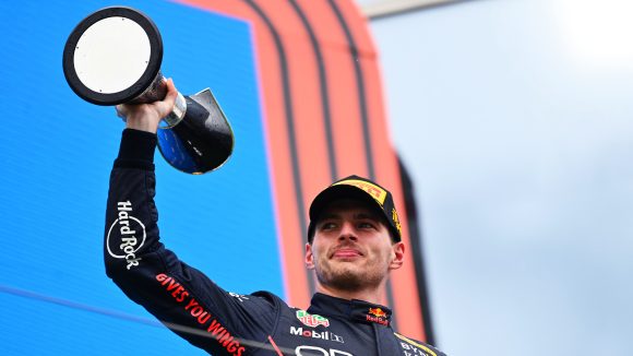 Verstappen gana el GP de Hungría; Checo queda quinto