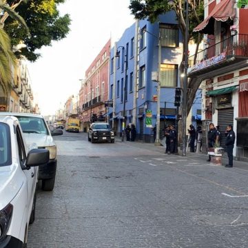 Blinda Ayuntamiento de Puebla el Centro Histórico contra ambulantes
