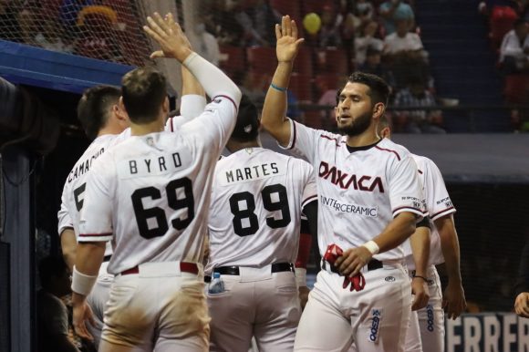 Los Guerreros vencieron a Pericos y empataron la serie